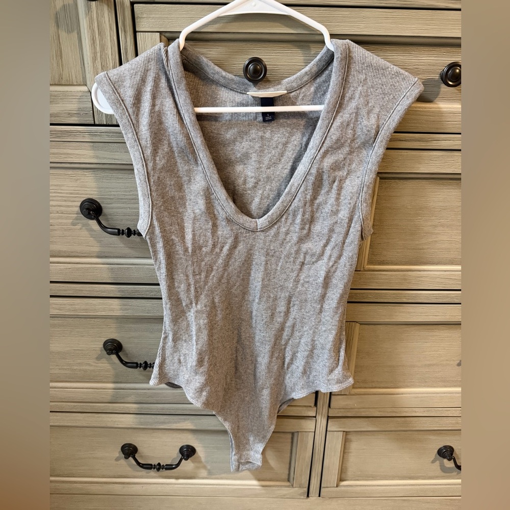 Universal Thread Gray V-Neck Bodysuit